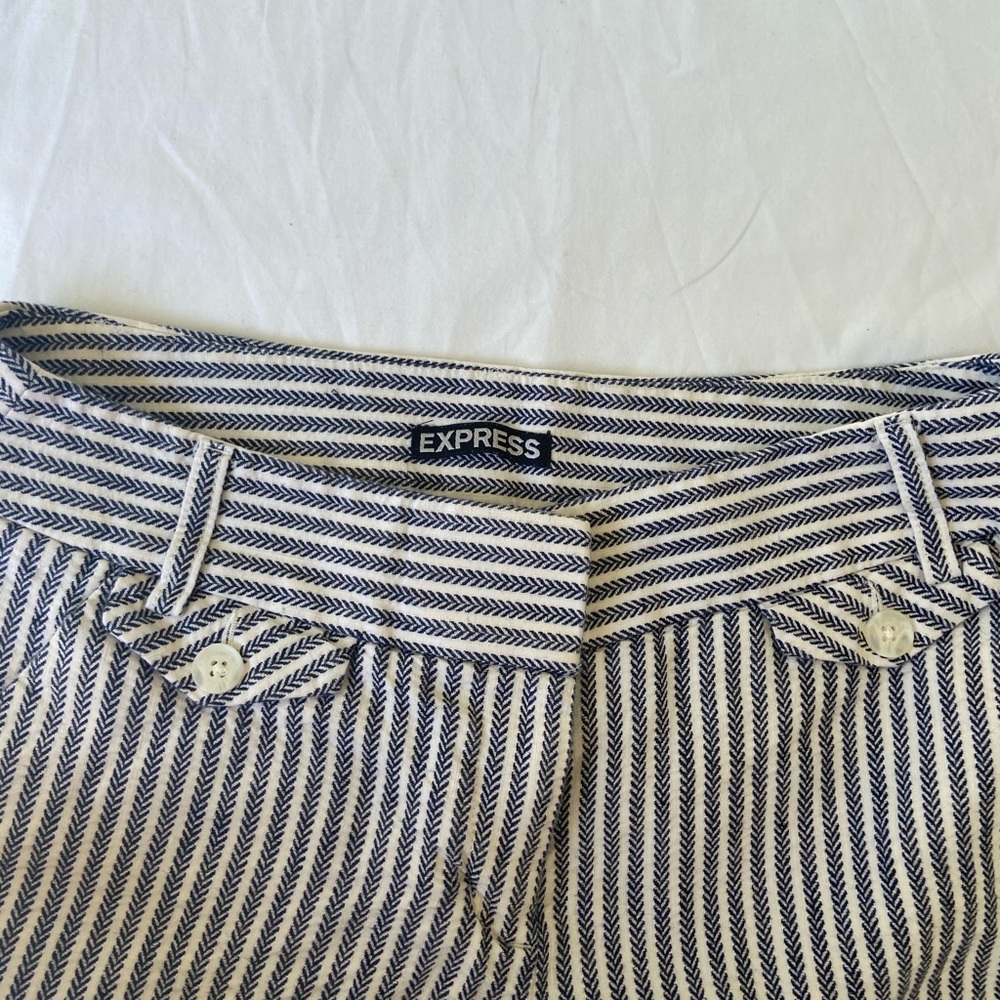 Express Striped Shorts Size 2 - Picture 3 of 3